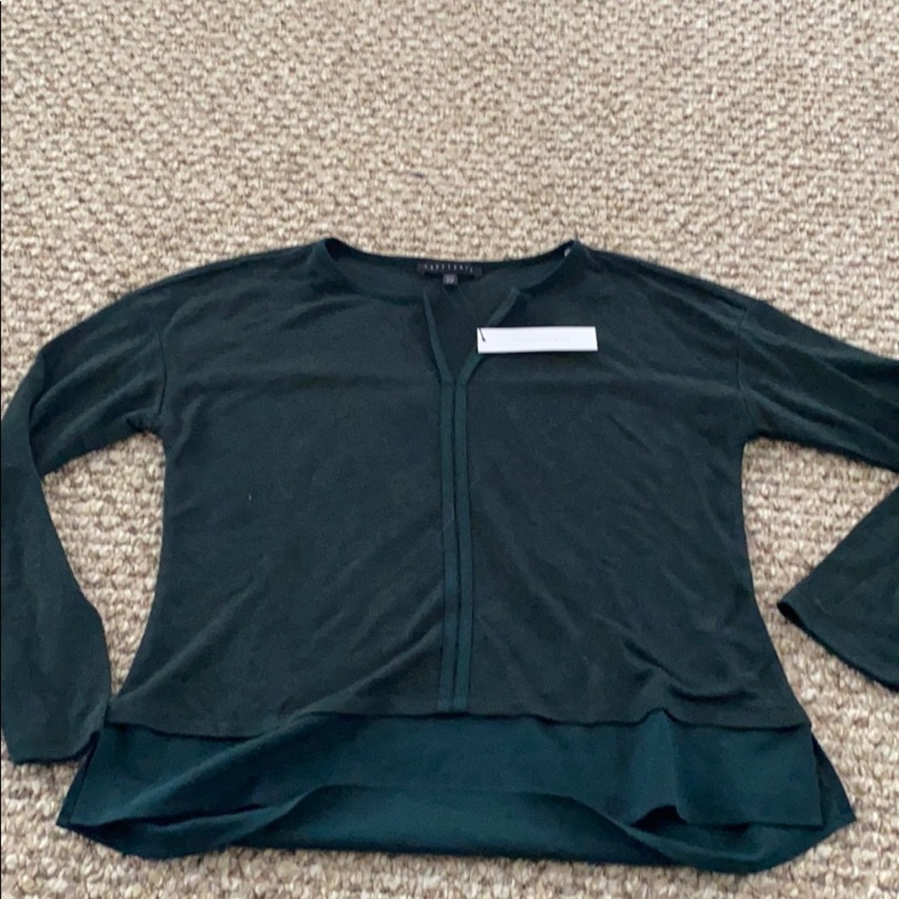 NWT-Sanctuary hunter green sweater